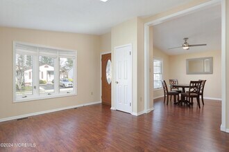 16 Pinetree Ln in Englishtown, NJ - Building Photo - Building Photo