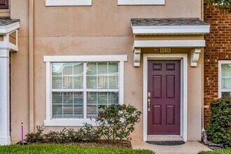 8126 Summer Palm Ct in Jacksonville, FL - Foto de edificio - Building Photo