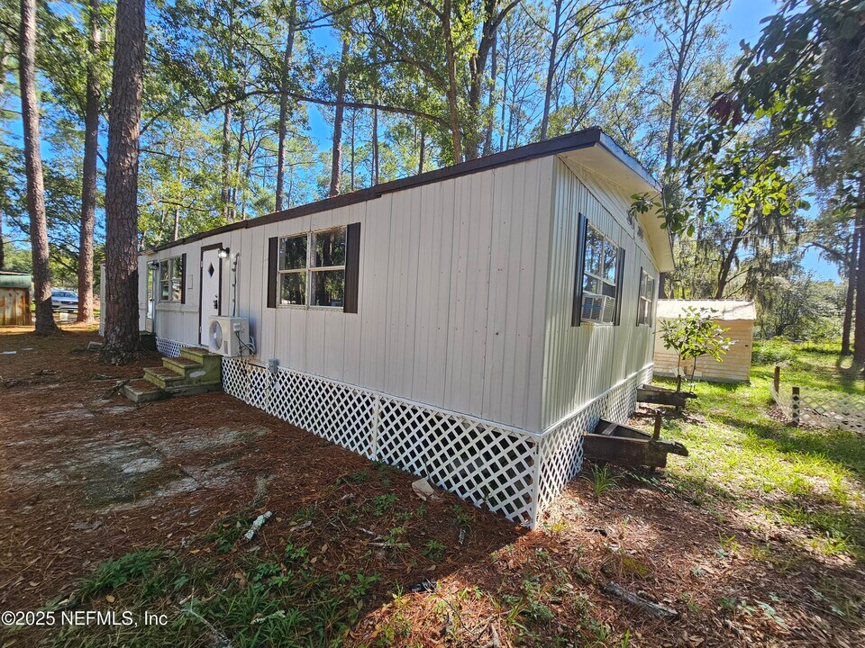 7577 Sonia Dr in Jacksonville, FL - Building Photo