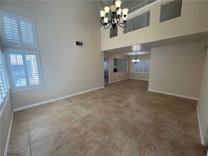 9923 Pioneer Ave in Las Vegas, NV - Foto de edificio - Building Photo