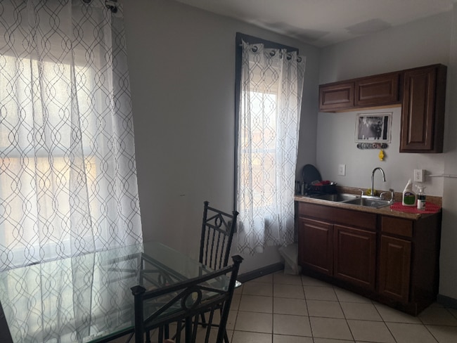 7423 Pennsylvania Ave