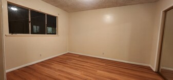 1219 W 144th St, Unit 4 in Gardena, CA - Foto de edificio - Building Photo