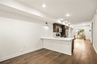 2970 Ripple Pl, Unit 104 in Los Angeles, CA - Building Photo - Building Photo