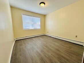 94 Andrew St in Bayonne, NJ - Building Photo - Building Photo