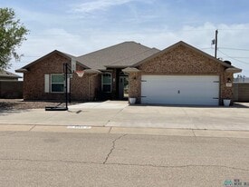 2007 W Jacobs Ave in Artesia, NM - Building Photo