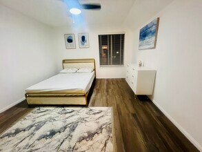8889 Caminito Plaza Centro, Unit 7310 in San Diego, CA - Building Photo - Building Photo