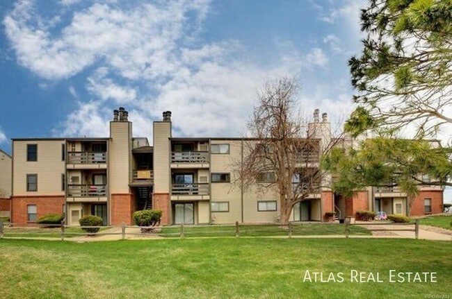 519 Wright St in Lakewood, CO - Building Photo - Building Photo