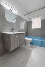 1942-1946 Funston St in Hollywood, FL - Building Photo - Building Photo