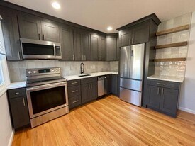 182 N Harrison St, Unit 2ndFloorApt in Princeton, NJ - Building Photo
