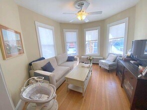 8 Leonard Ave in Cambridge, MA - Building Photo - Building Photo