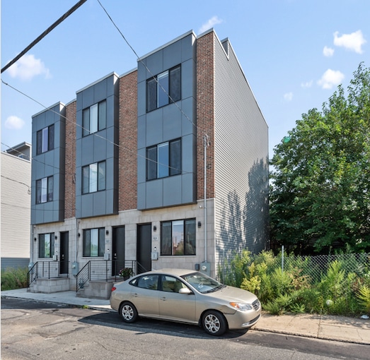 3024 Titan St in Philadelphia, PA - Foto de edificio