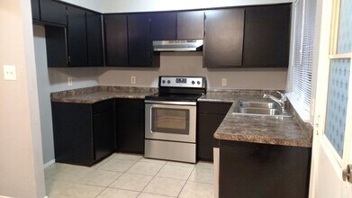 2017 Paisley Dr in Arlington, TX - Building Photo - Building Photo