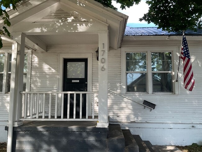 1706 Washington Ave