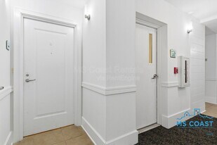 2060 Beach Blvd in Biloxi, MS - Building Photo