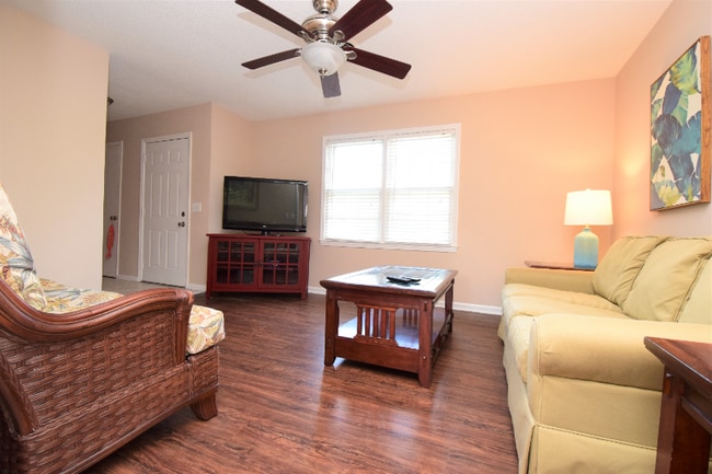 617 Plymouth Dr in Wilmington, NC - Building Photo - Building Photo