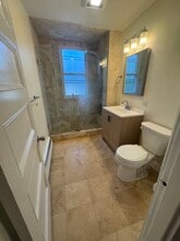 174 Fisher Ave, Unit 3 in Boston, MA - Foto de edificio - Building Photo