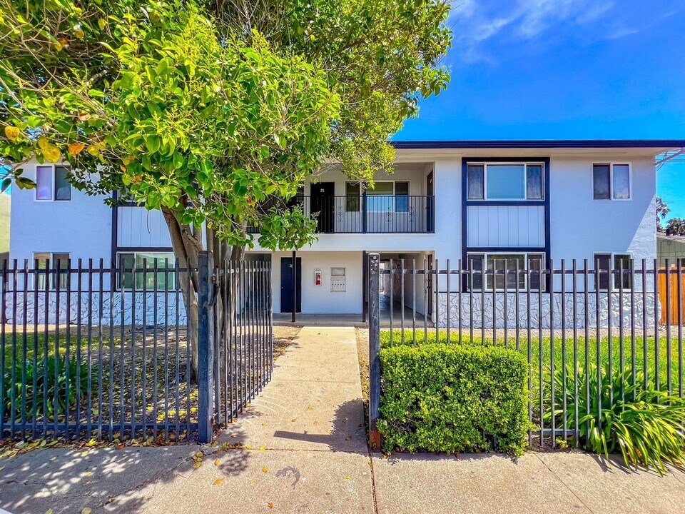 16-32 Avon Ave in Napa, CA - Building Photo