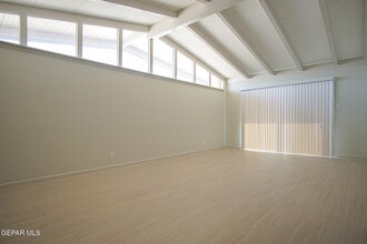 3313 Cork Dr in El Paso, TX - Foto de edificio - Building Photo