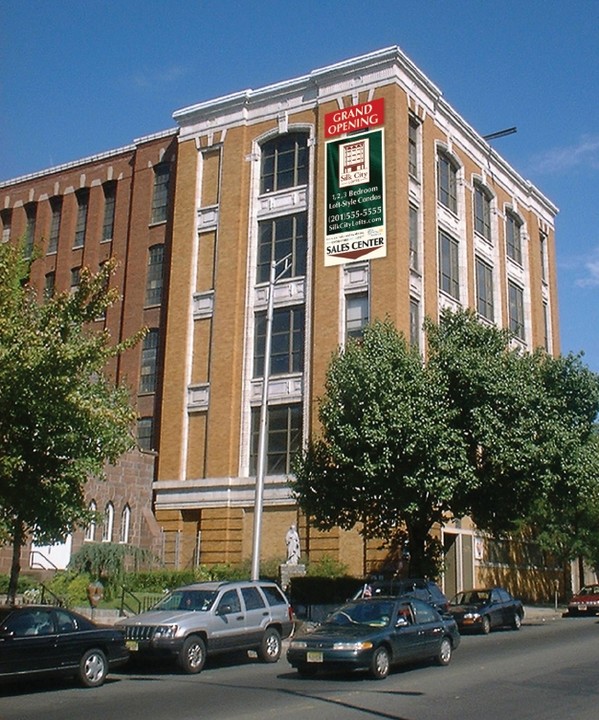 Silk City Condos in Paterson, NJ - Building Photo