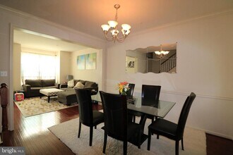 13411 Deer Highlands Way in Silver Spring, MD - Building Photo - Building Photo
