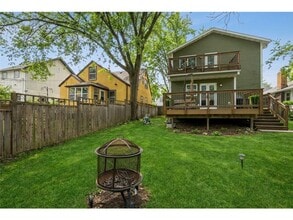 241 Russell Ave S in Minneapolis, MN - Building Photo - Building Photo