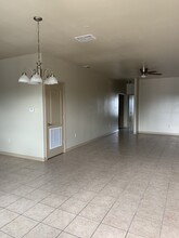 2201 E Travis St in Laredo, TX - Building Photo - Building Photo