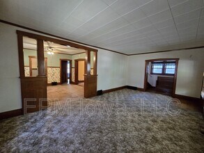 450 Cutler St in Waterloo, IA - Building Photo - Building Photo