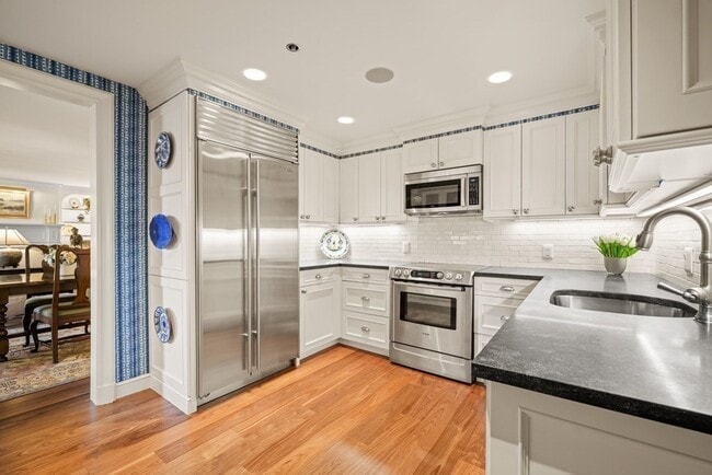 220 Boylston St in Boston, MA - Building Photo - Building Photo