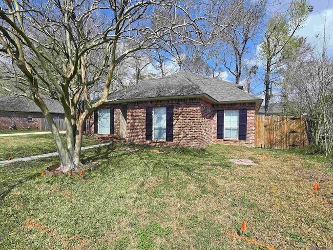9235 Worthington Lake Ave in Baton Rouge, LA - Building Photo - Building Photo