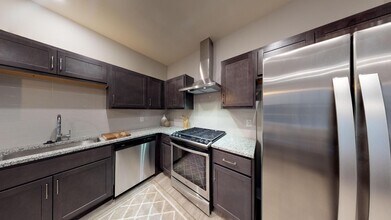 9915 Dailey Dr in Caledonia, MI - Foto de edificio - Building Photo