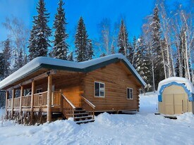 1428 Kirk Cir in Fairbanks, AK - Building Photo