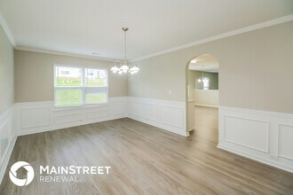 561 Vaughan Dr in Hampton, GA - Foto de edificio - Building Photo