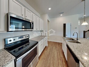 524 Pine Terrace Dr in Ruskin, FL - Building Photo - Building Photo