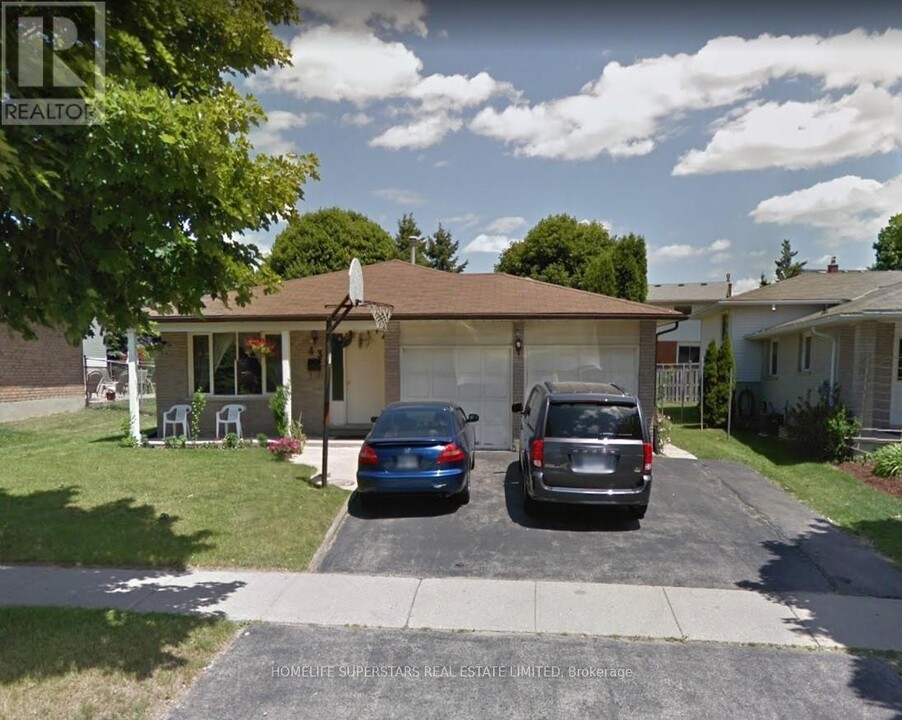 43 Oldfield Dr in Kitchener, ON - Building Photo