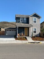 3942 Hayfield Loop in San Luis Obispo, CA - Building Photo