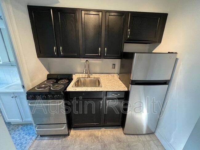 property at 341 Des Peres Ave