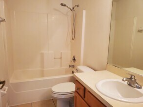 Ready 05/10/2026!!! FIRST MONTH FREE!!!, Unit 4829 28th St SW in Lehigh Acres, FL - Foto de edificio - Building Photo