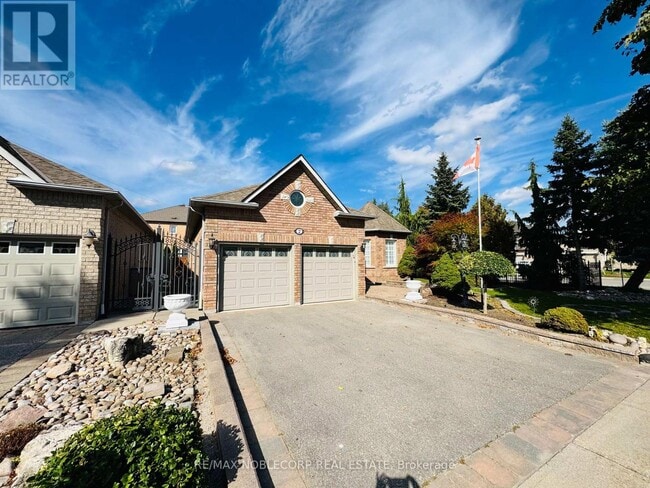 2 Lois Dr in Vaughan, ON - Building Photo - Building Photo