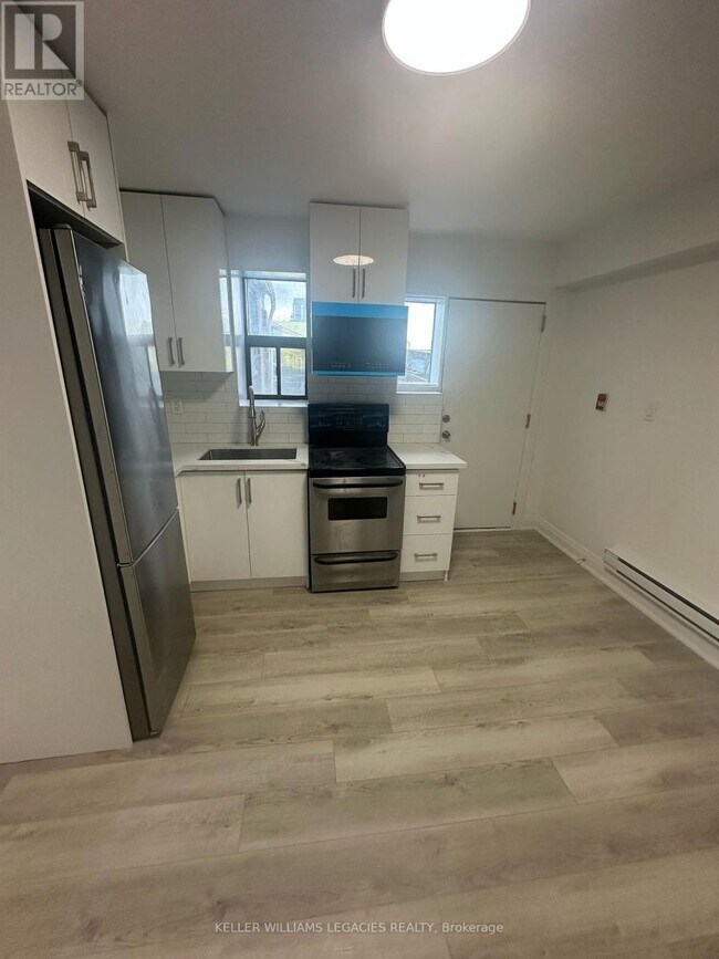 1710 St Clair Ave W in Toronto, ON - Building Photo - Building Photo