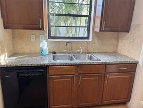 4190 NW 11th Ave in Fort Lauderdale, FL - Building Photo - Building Photo