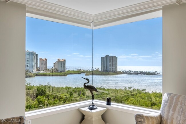 5555 Heron Point Dr in Naples, FL - Foto de edificio - Building Photo