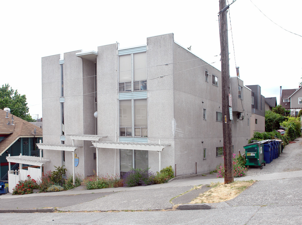 The Marquis in Seattle, WA - Building Photo