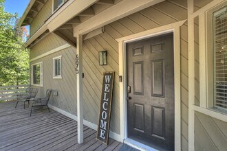 695 Sutter Ln in Lake Arrowhead, CA - Building Photo - Building Photo