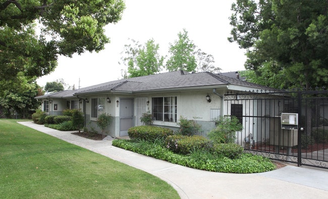 Anza Terrace - Seniors Only 55+ in El Cajon, CA - Foto de edificio - Building Photo