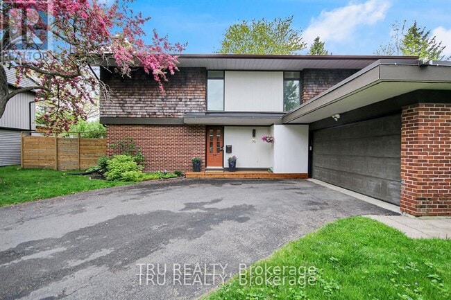 property at 36 Varley Dr