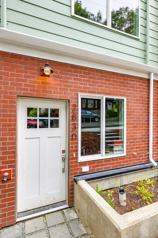 2830 E Spring St in Seattle, WA - Building Photo - Building Photo