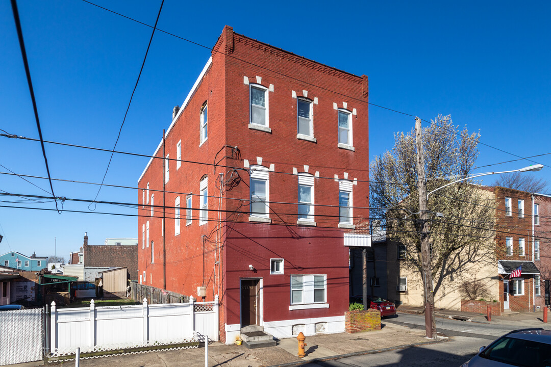 2700-2702 Ash St in Philadelphia, PA - Building Photo