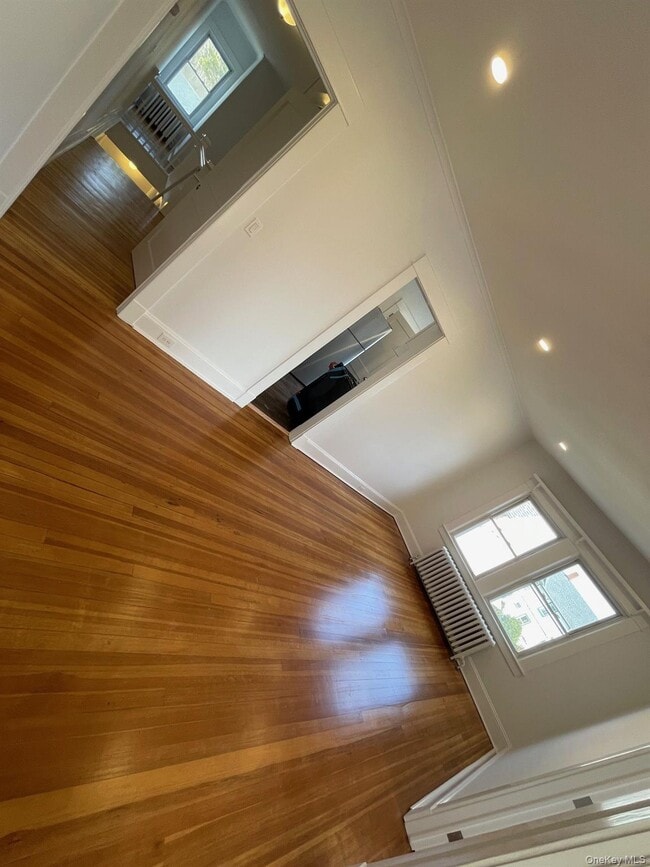 510 Montauk Hwy in Eastport, NY - Building Photo - Building Photo