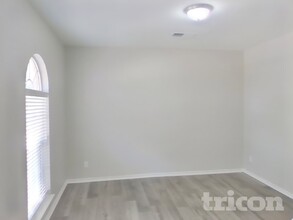 8401 Manchester Dr in Rowlett, TX - Foto de edificio - Building Photo