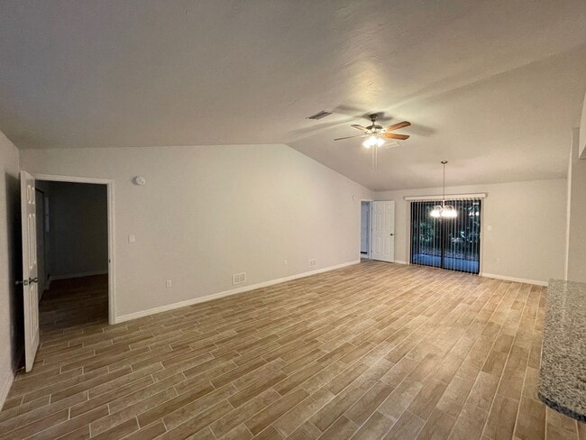 2127 Worrington St in Sarasota, FL - Building Photo - Building Photo